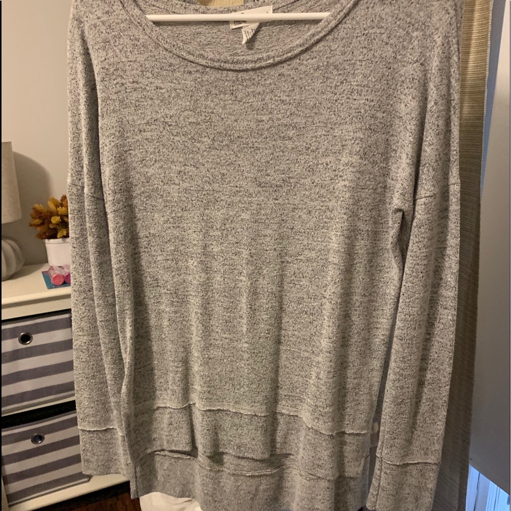 Women’s gray soft top